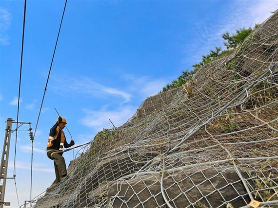 边坡防护网在城市建设中的作用和影响如何？